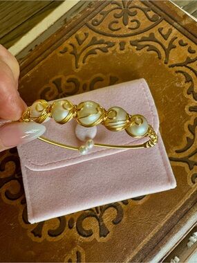 Gold Wire-Wrapped freshwater Pearl Bracelet